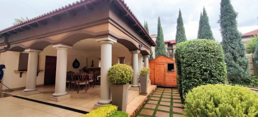 4 Bedroom Property for Sale in Van Der Hoff Park North West